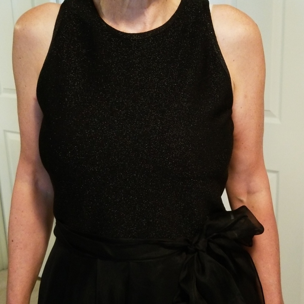Carmen Marc Valvo Lovely Feminine Cocktail Dress - Picture 5 of 8